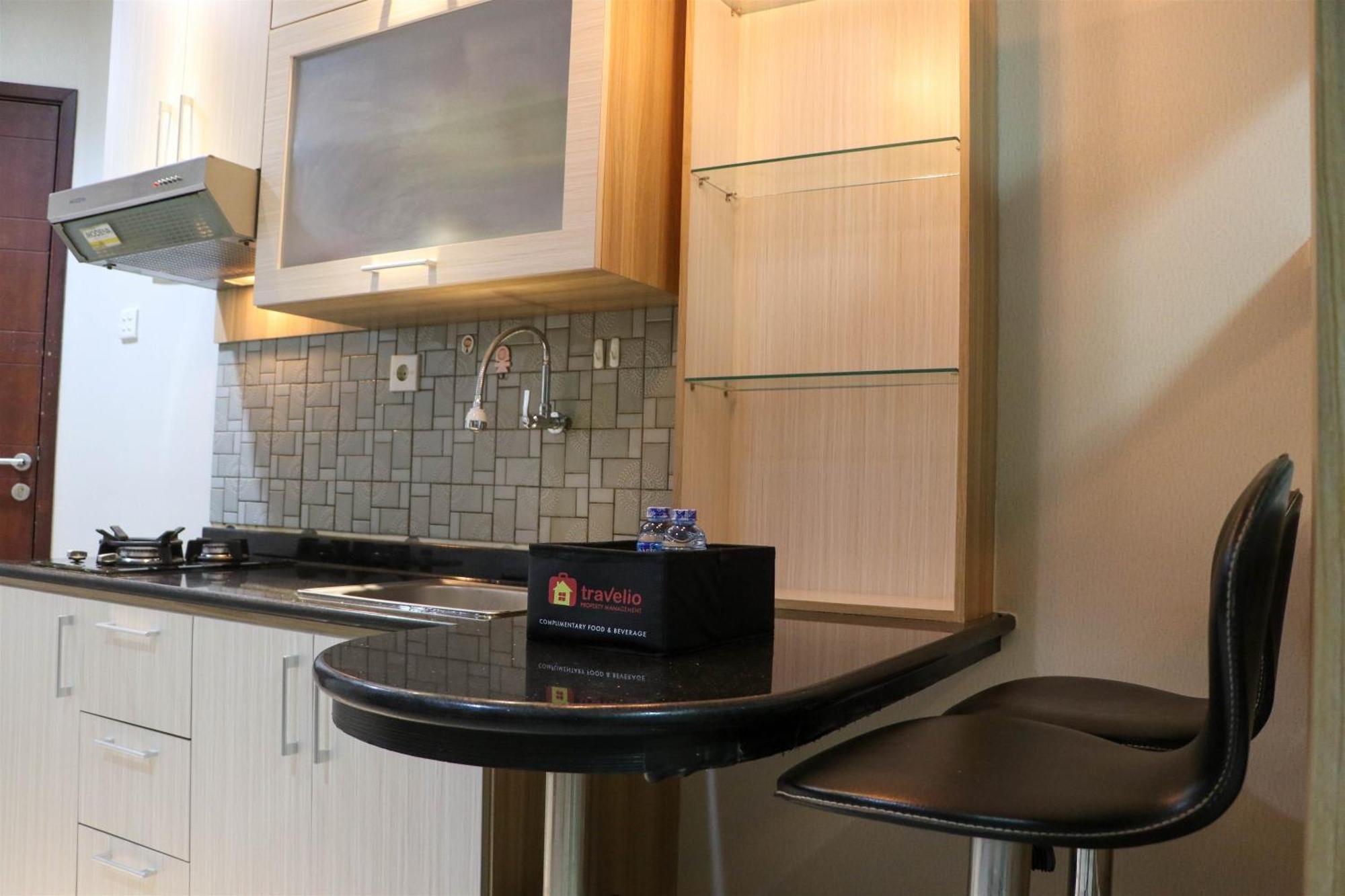 Cozy At Mangga Dua By Travelio Apartemen *